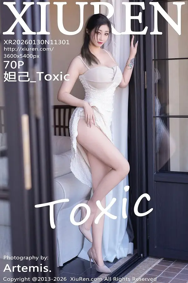 [XiuRen秀人网]No.11301_女神妲己_Toxic私房性感浅色连衣裙配高跟鞋秀丰腴身材诱惑写真70P