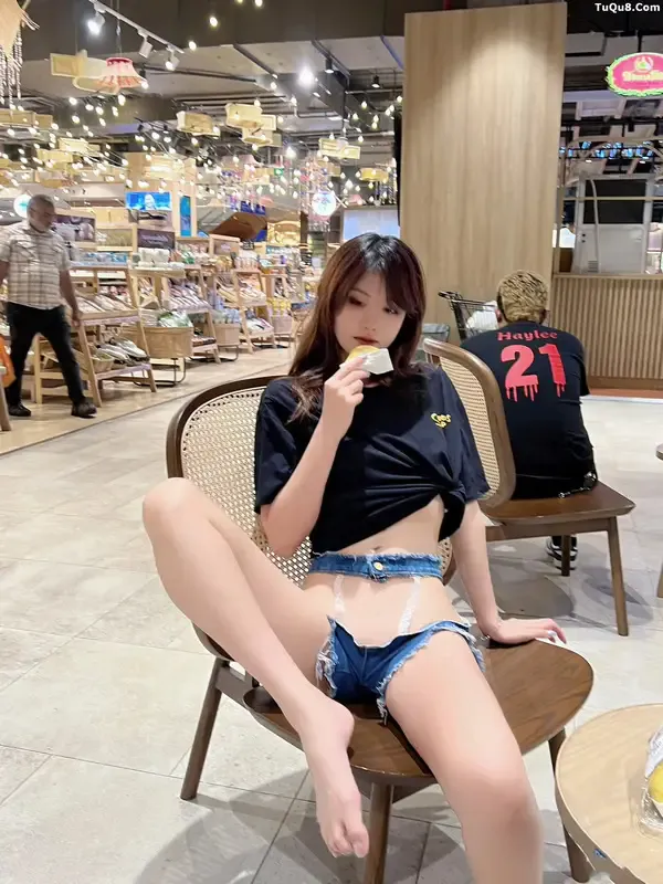 [XiuRen秀人网].B046 秀人番外 就是阿朱啊 便利店 主题写真 [25P]